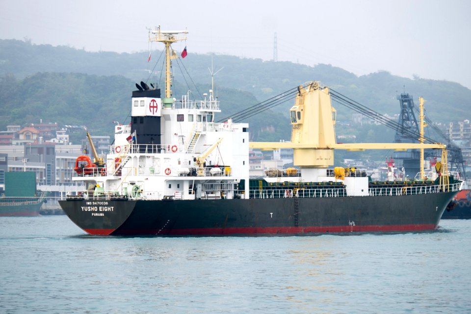 Yusho Eight Turning North in Keelung Harbour 20150316