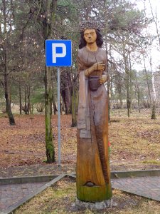 Wola Uhruska female statue