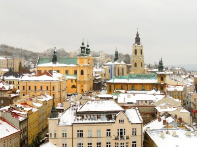 Widok z tarasu wieży Zegarowej w Przemyślu 11 - kościoły