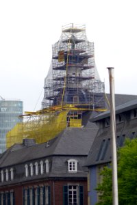 Wiedererrichtung des Kreuzes auf St. Maximilian, Düsseldorf, 30. April 2021