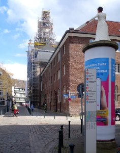 Wiedererrichtung des Kreuzes auf St. Maximilian, Düsseldorf, April 2021
