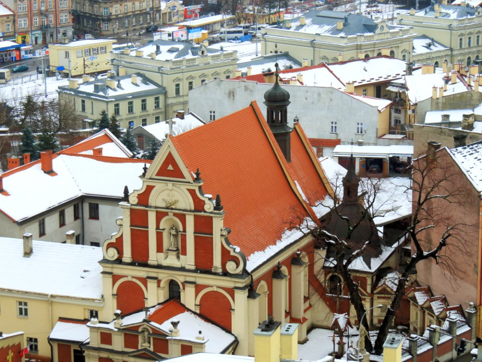 Widok z tarasu wieży Zegarowej w Przemyślu 03 - kościół św. Antoniego