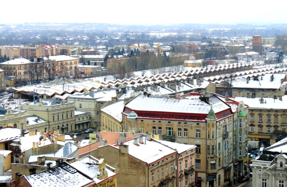 Widok z tarasu wieży Zegarowej w Przemyślu 01 - dworzec Przemyśl Główny