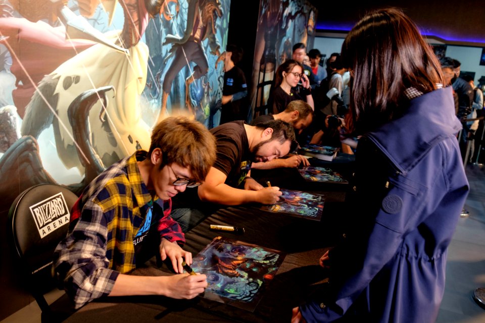 Witchwood Launch Warming up Party Guests Signing for Adventurers 20180407a