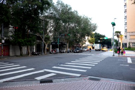 Yanshou Street and Lane 330, Yanshou Street Intersection, Looking from Northeast 20141224