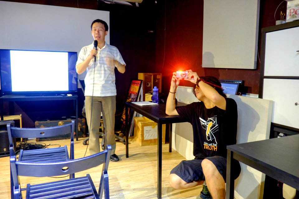 Wei Tsong-cheng and Photographer 20151118a
