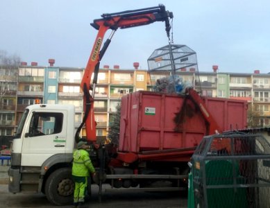 Wywóz segregowanych śmieci w 60-tysięcznym Tomaszowiem Mazowieckim, w województwie łódzkim, początek grudnia 2018 roku photo