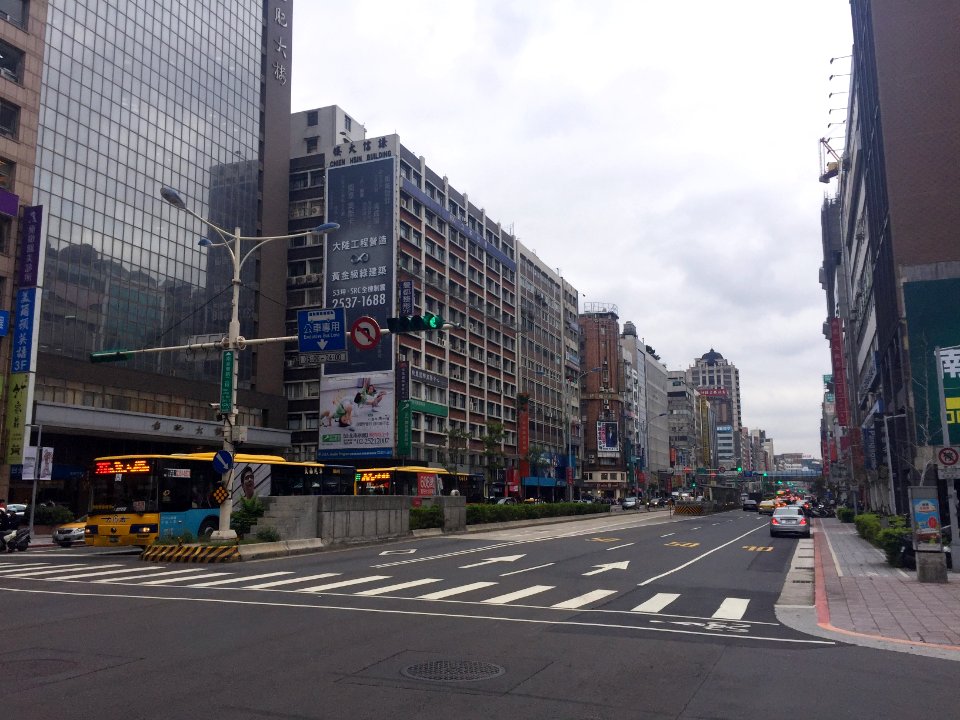 West View of Section 2, Nanjing East Road 20170125