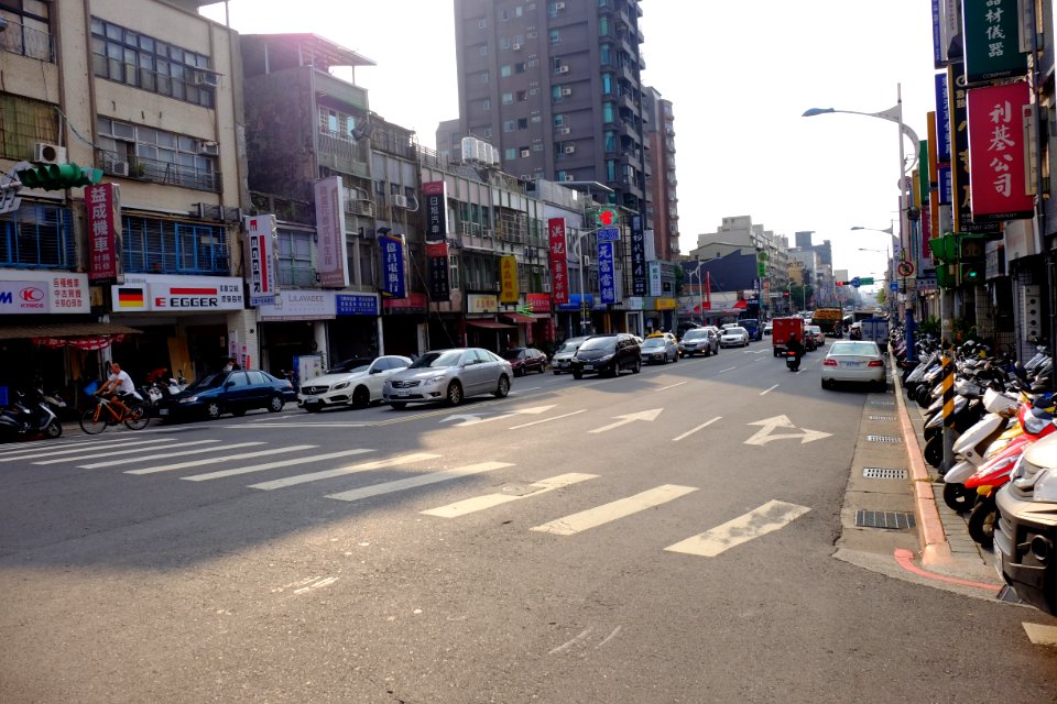 West View of Minzu West Road from Lane 10, Jiuquan Street, Taipei 20161105