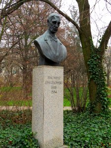 Łazienki Królewskie pomnik E. Kwiatkowskiego