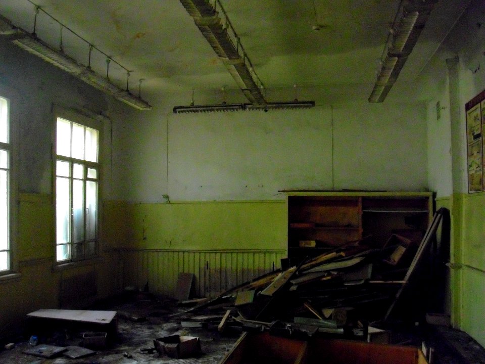 Сестрорецк. Разлив. Алексеевская школа в 2012 г. после пожара11