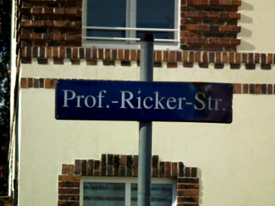 2020-10-24 Prof.-Ricker-Straße, Dresden 01