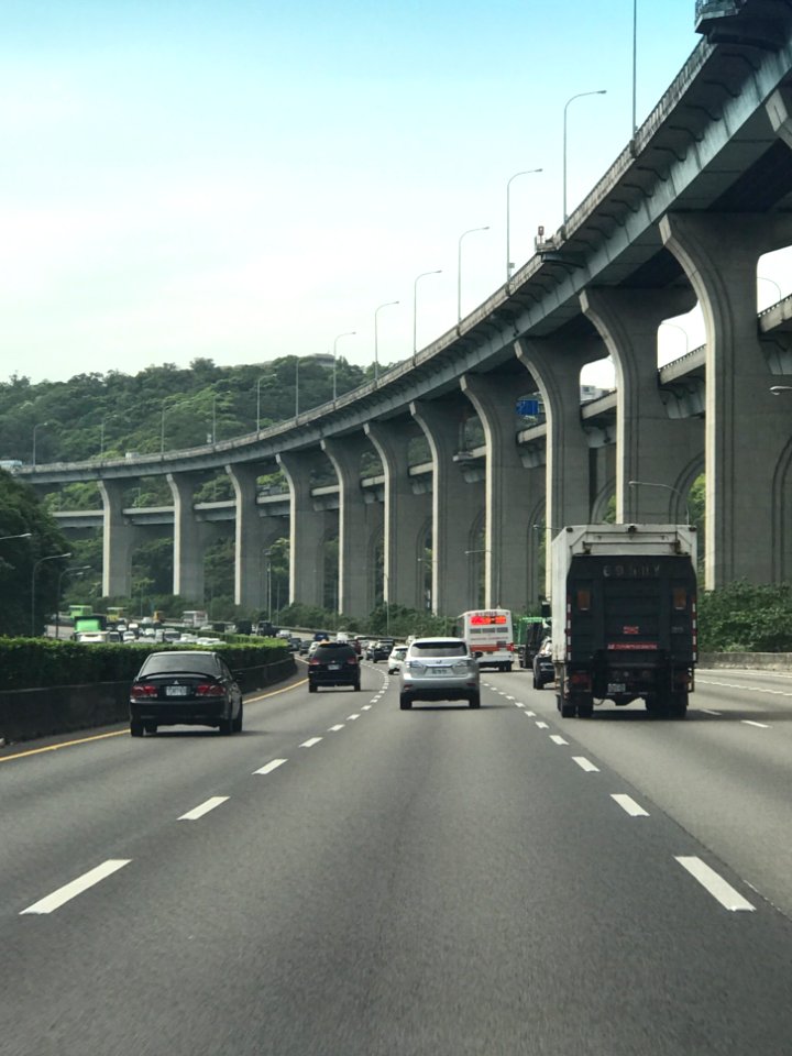Zhongshan Freeway at Taishan District, New Taipei 20180418a