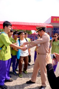 Zhan-Hao Hu, ROCN Rear Admiral Handshaking with Student of Kaohsiung Siaogang Senior High School in 2015 Zuoyang Naval Base Open Day 20151024