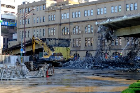 Zhongxiao Bridge Connection Ramp Scrapping 20160209-044