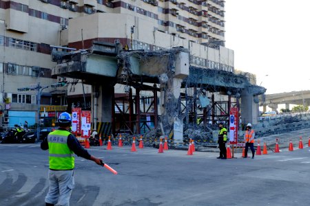 Zhongxiao Bridge Connection Ramp Scrapping 20160209-013a