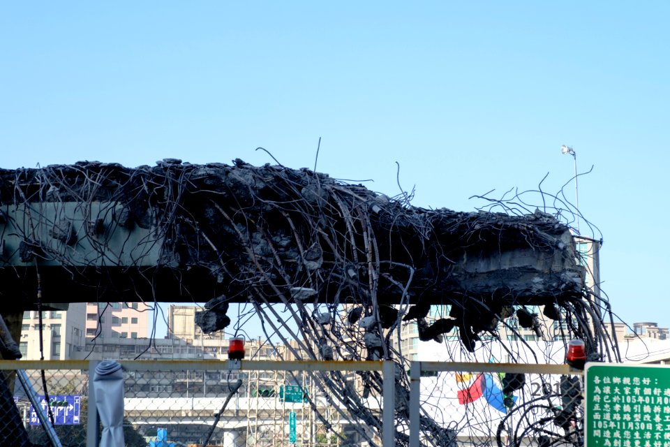 Zhongxiao Bridge Connection Ramp Scrapping 20160209-030