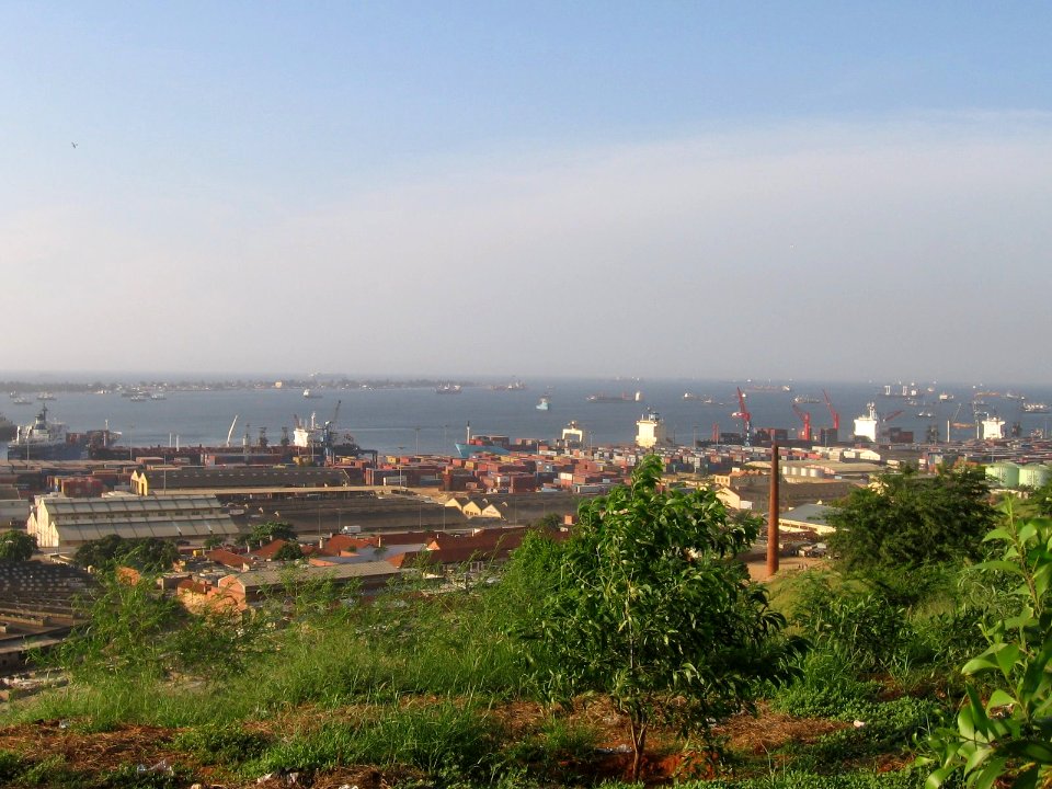 Zona do porto de Luanda