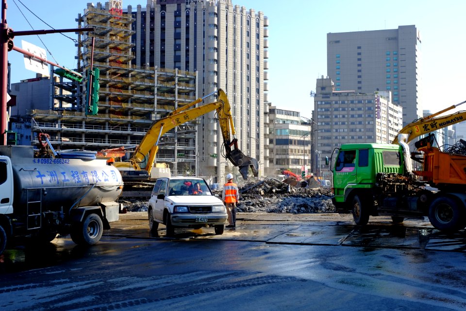 Zhongxiao Bridge Connection Ramp Scrapping 20160209-006
