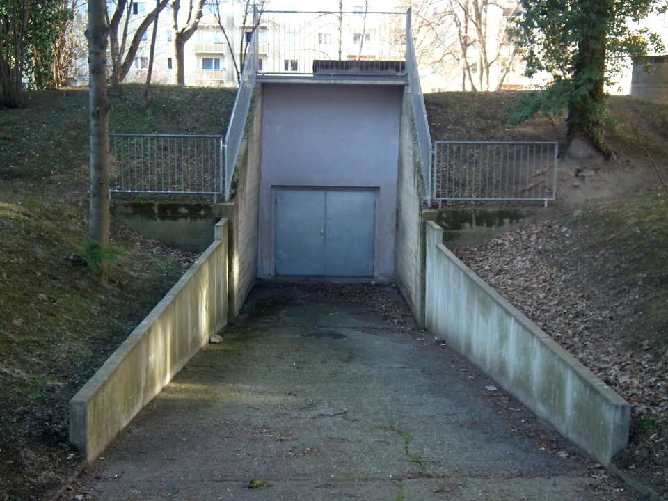 Zivilschutzbunker Hans-Dankner-Straße, Dresden 04