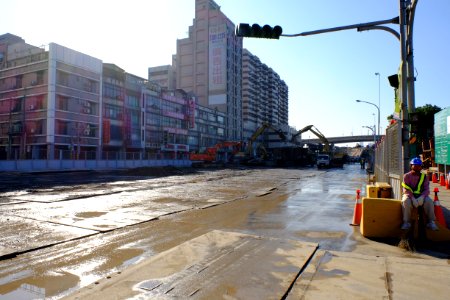Zhongxiao Bridge Connection Ramp Scrapping 20160209-009