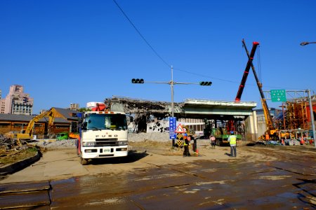 Zhongxiao Bridge Connection Ramp Scrapping 20160209-019
