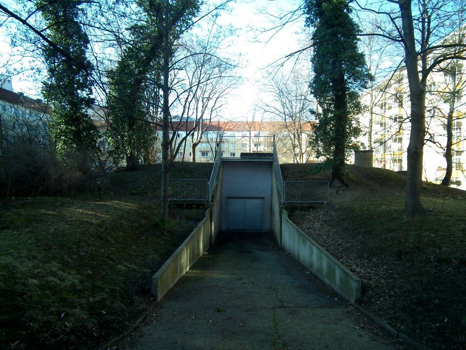 Zivilschutzbunker Hans-Dankner-Straße, Dresden 06