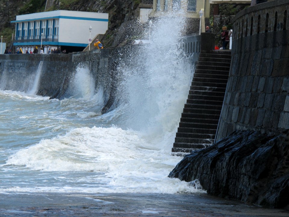 Vagues sur le Plat Gousset, Granville lors de la tempête Miguel 01