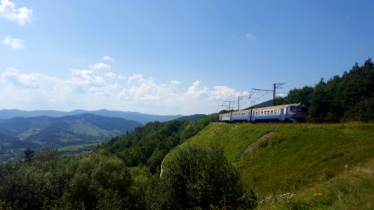 Uzhok pass train 2