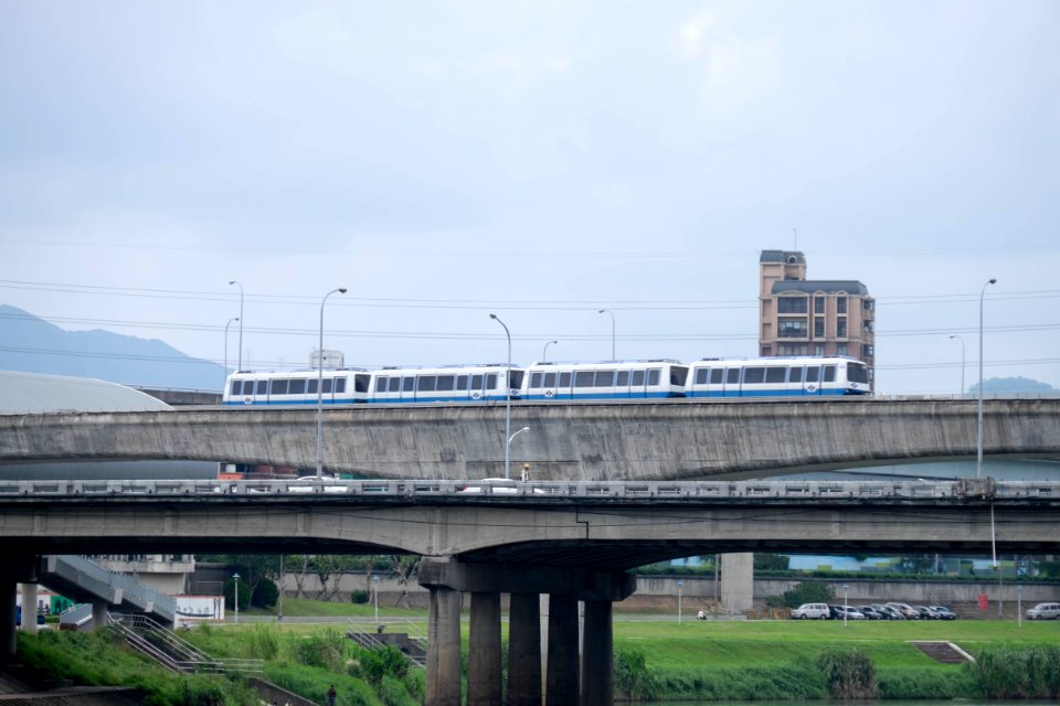 VAL 256 Train across Keelung River on Taipei Metro Neihu 20141030
