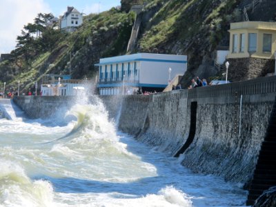 Vagues sur le Plat Gousset, Granville lors de la tempête Miguel 06