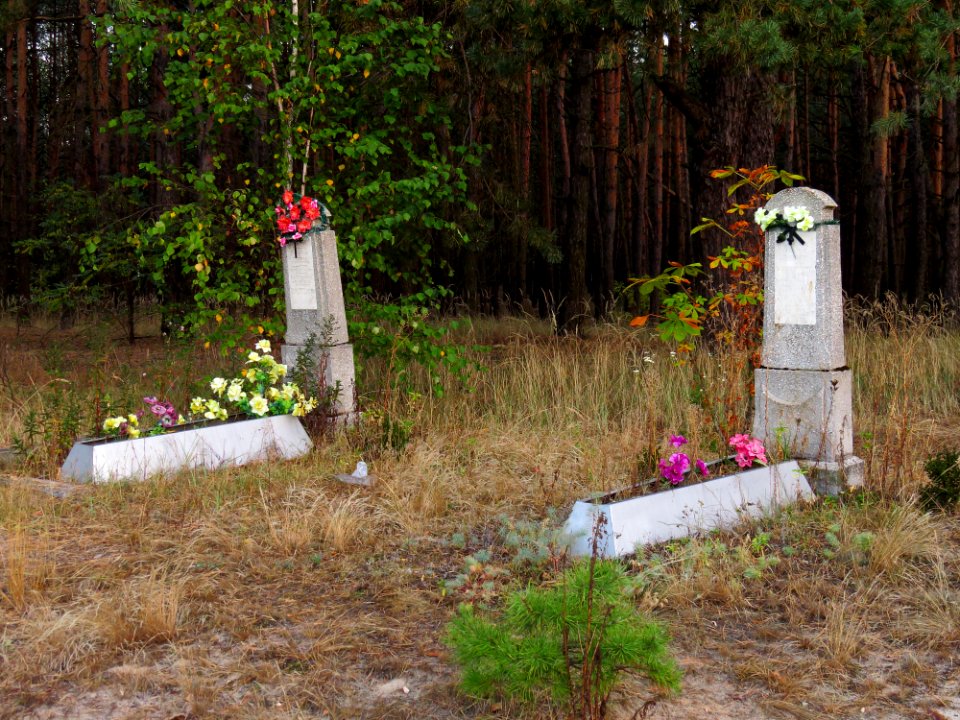 V. Dubechnya 1957 grave1