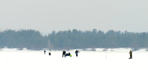 Velykyi ice fishing3
