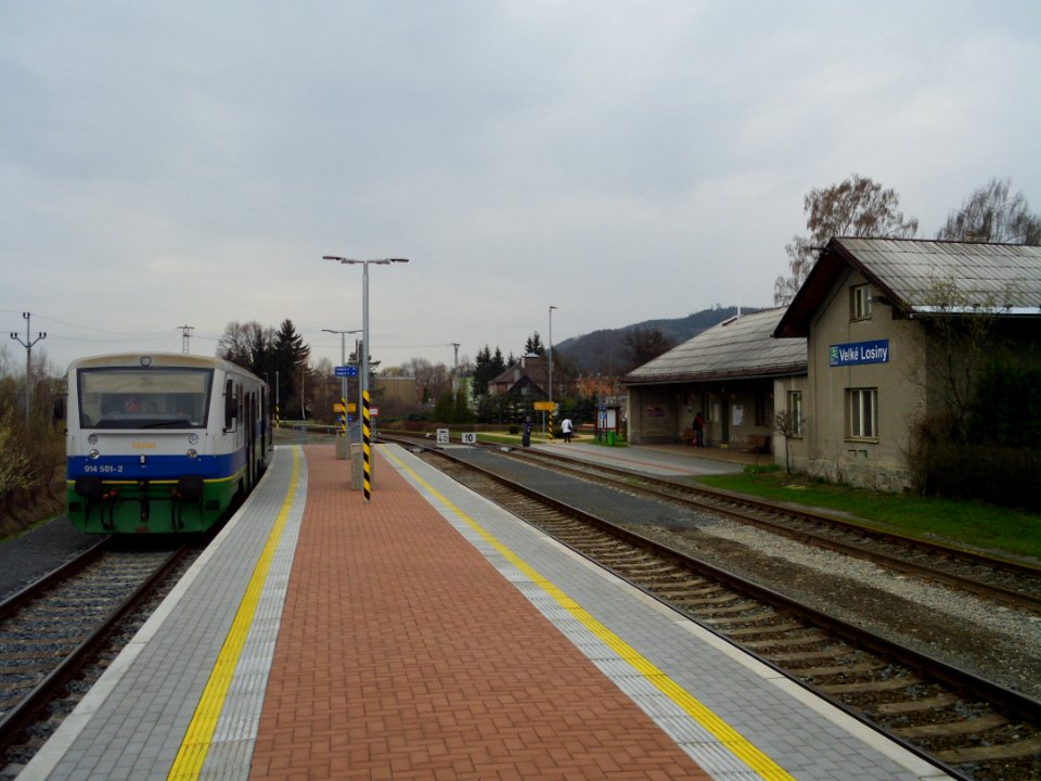 Velke Losiny station