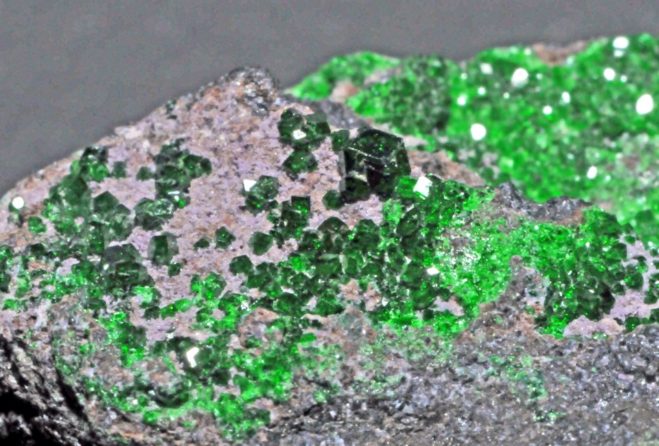 Uvarovite (Russie) 6