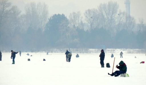 Velykyi ice fishing2