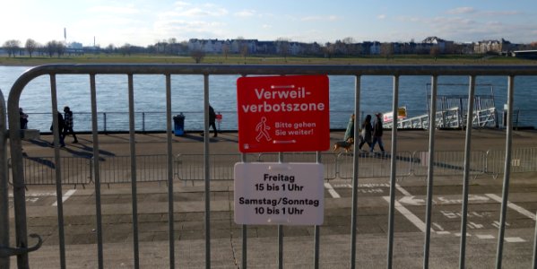 Verweilverbotszone - Bitte gehen Sie weiter!, Düsseldorf, 7. März 2021 (1)
