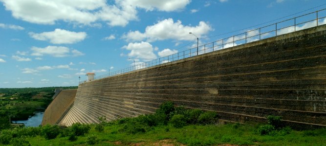 Vertedouro da barragem Santa Cruz de Apodi (RN)