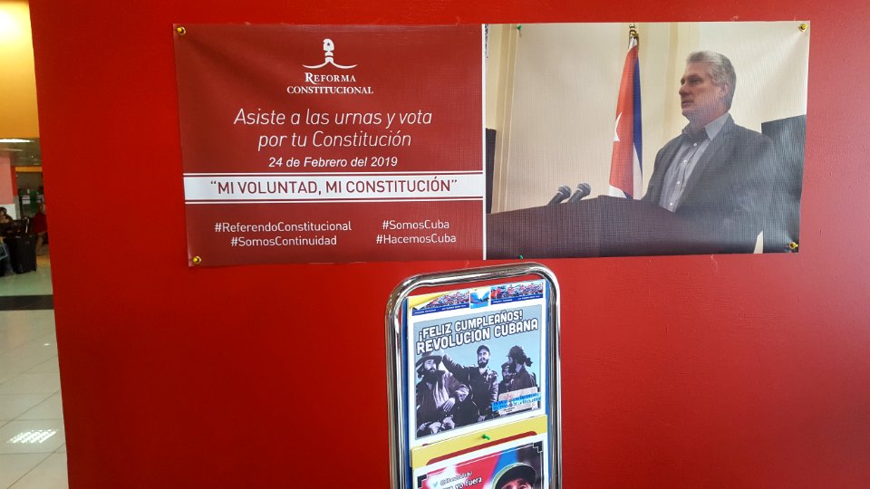 Varadero airport constitutional referendum ad