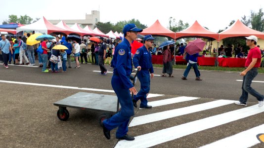 Two Soldiers of ROCAF Taking Hand Truck in 2016 Ching Chuang Kang Air Force Base Open Day 20161126