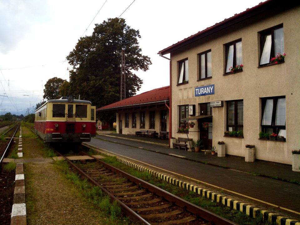 Turany station 830