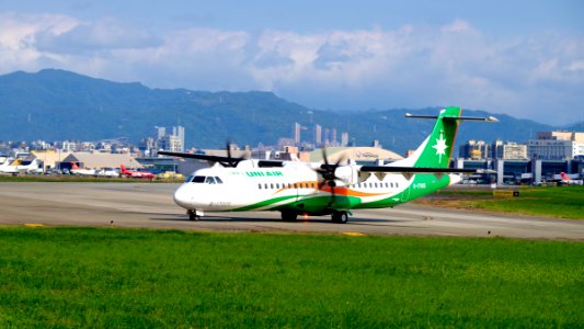 UNI Air ATR 72-600 B-17005 Departing from Taipei Songshan Airport 20151003a