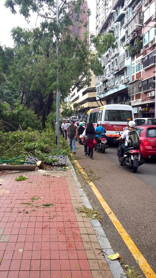Typhoon-Hato-in-Macao 20170824-090148