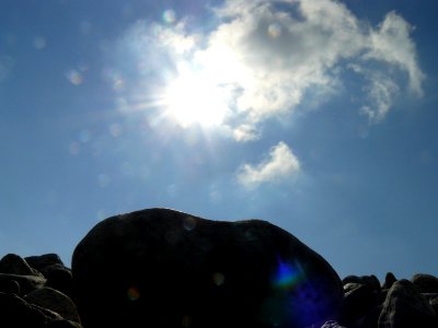 Una roca al sol photo
