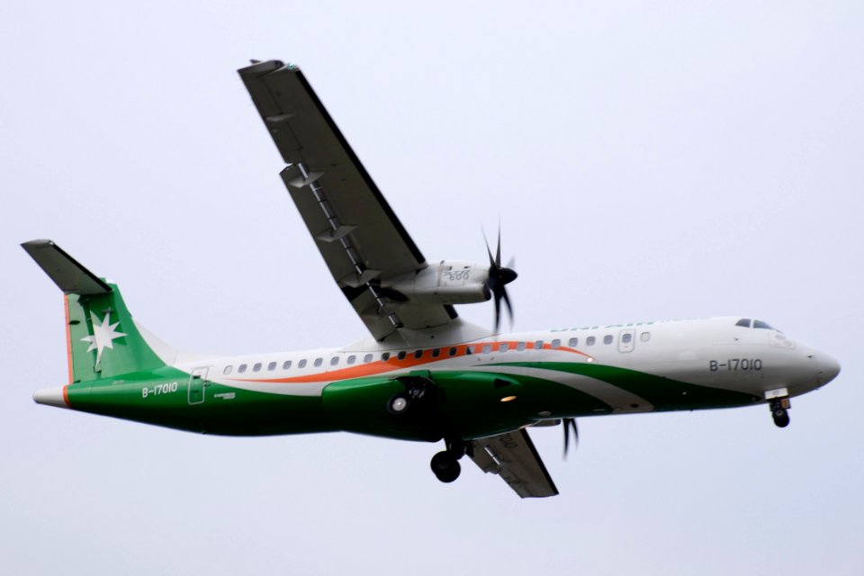 UNI Air ATR 72-600 B-17010 on Final Approach at Taipei Songshan Airport 20150221b