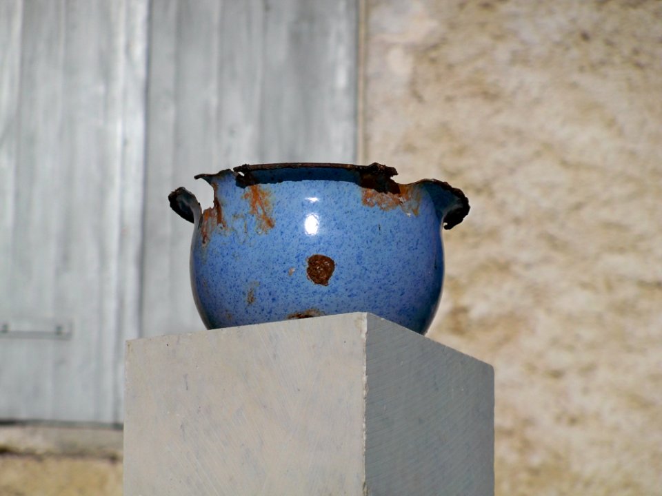 Vieux pot de chambre