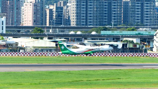 UNI Air ATR 72-600 B-17002 Taking off from Taipei Songshan Airport 20160821