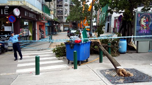 Typhoon-Hato-in-Macao 20170825-163632