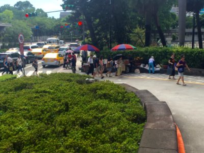 Visitors Walking to National Taiwan University Hospital West Site 20160810