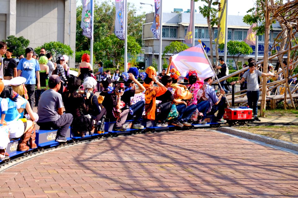 U's Fans Group and Cosplayers Riding Mini Model Train around Pier-2 Art Center 20151129
